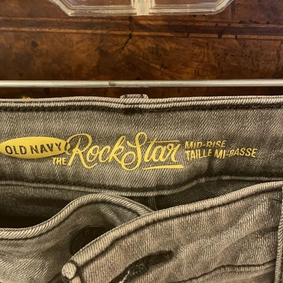 Old Navy Rockstar Mid Rise gray jeans - Picture 5 of 11